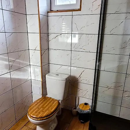 Stanica Pod Zadzierna Domki Caloroczne Lubawka Room photo