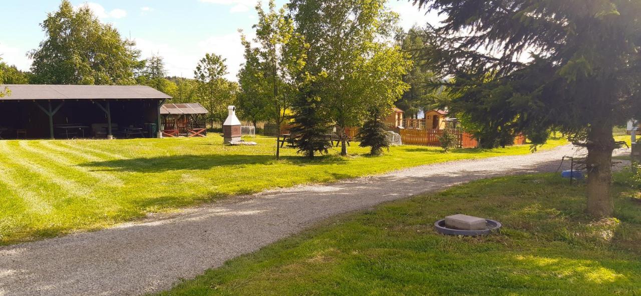 Stanica Pod Zadzierna Caloroczne Chalet *