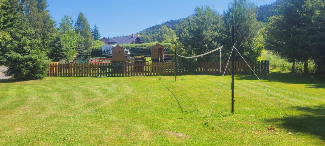 Stanica Pod Zadzierna Caloroczne Chalet *