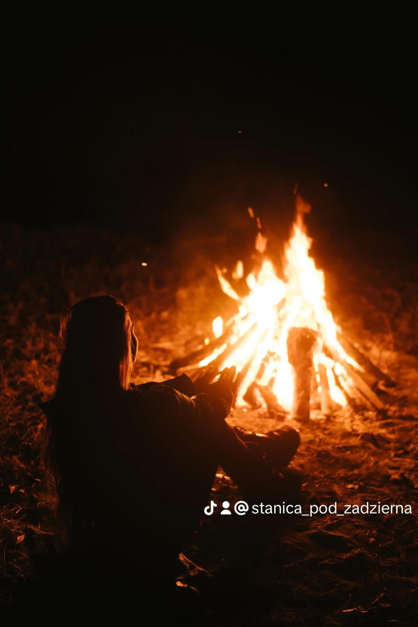 Stanica Pod Zadzierna Caloroczne